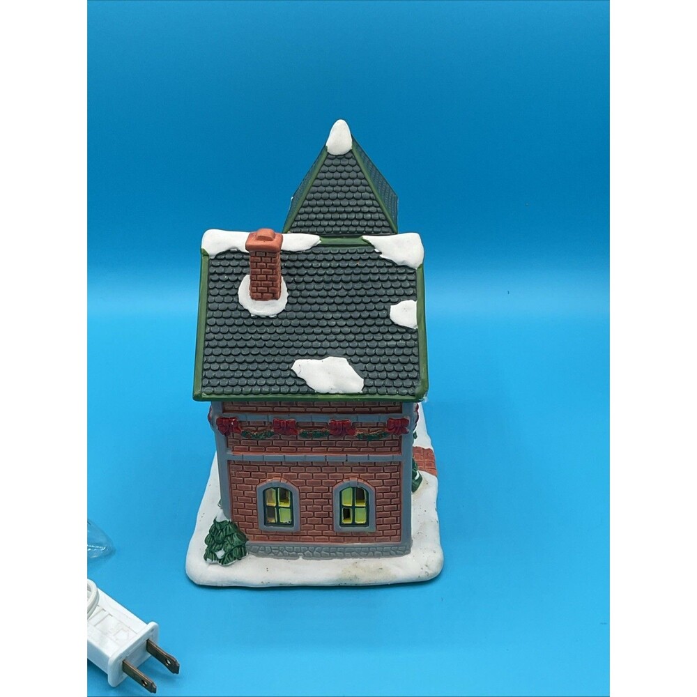 Burberry Christmas Village Fire House No. 7 - Picture 5 of 13